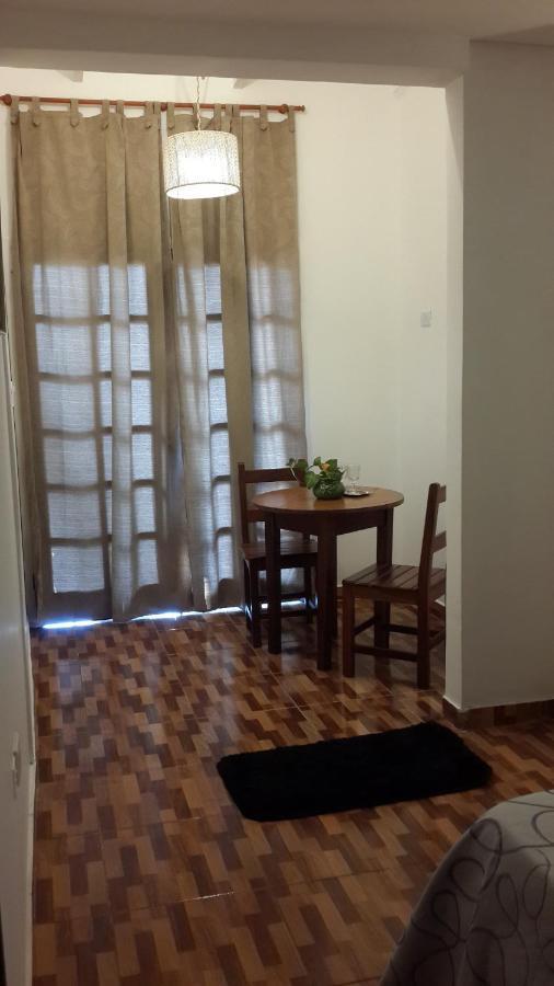 Casa Folks - Bed And Breakfast Puerto Iguazu Bagian luar foto