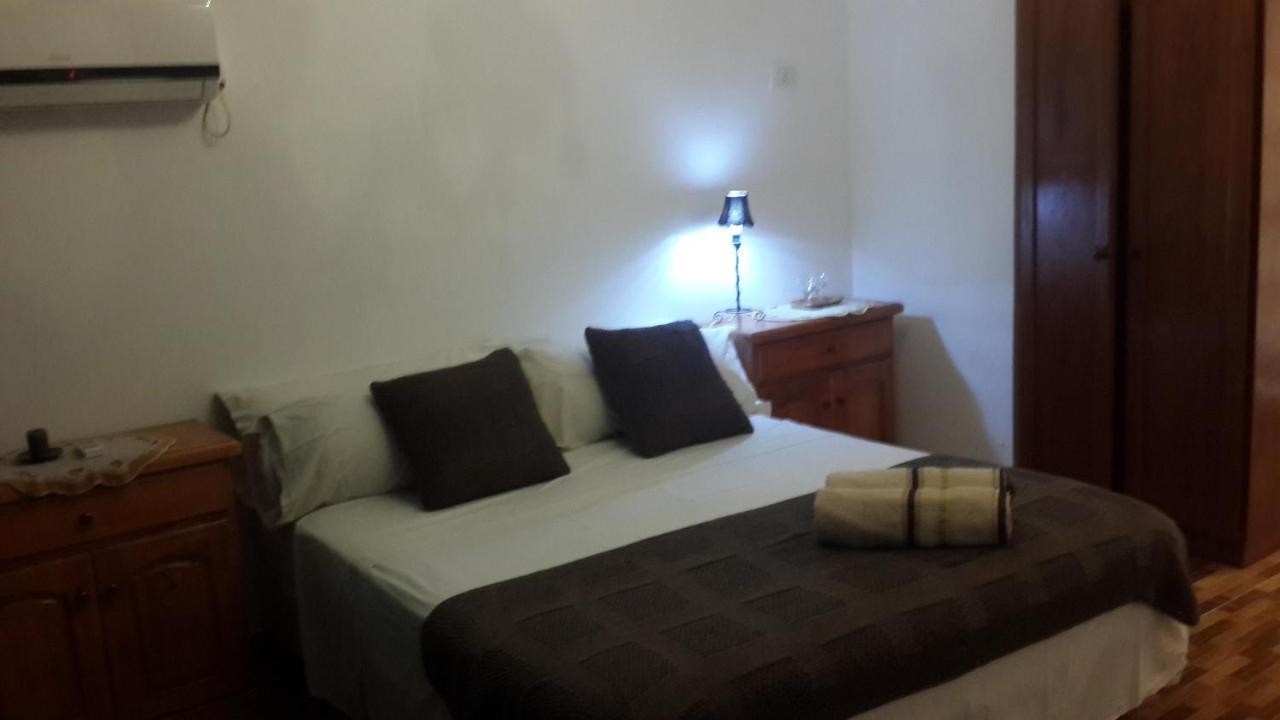 Casa Folks - Bed And Breakfast Puerto Iguazu Bagian luar foto