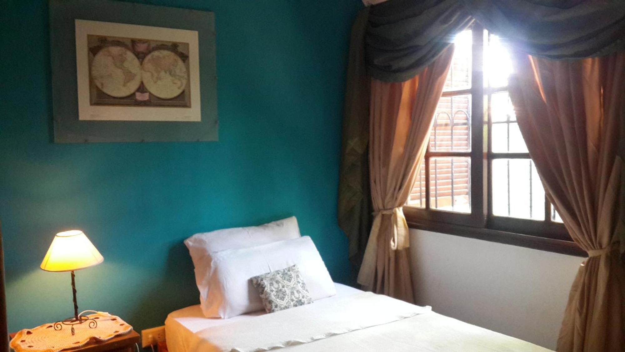 Casa Folks - Bed And Breakfast Puerto Iguazu Bagian luar foto